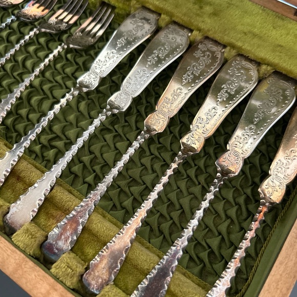 Antique Sheffield MARKED fish flatware and serving set! Bargain price! - Picture 1 of 12